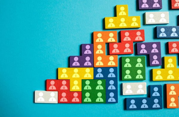 How can UK universities leverage online learning platforms to expand their global reach?